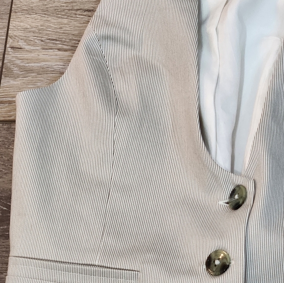 We The Free Beige Button-Up Pinstrupe Vest Size Medium - Picture 2 of 8